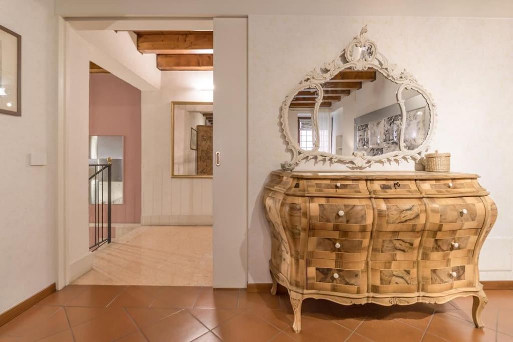 Residenza Angels @Piazzadelleerbe Apartment Verona Bagian luar foto