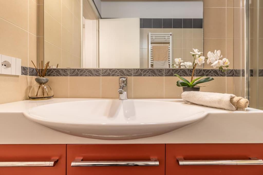 Residenza Angels @Piazzadelleerbe Apartment Verona Bagian luar foto