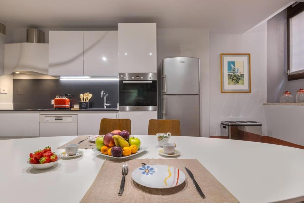 Residenza Angels @Piazzadelleerbe Apartment Verona Bagian luar foto
