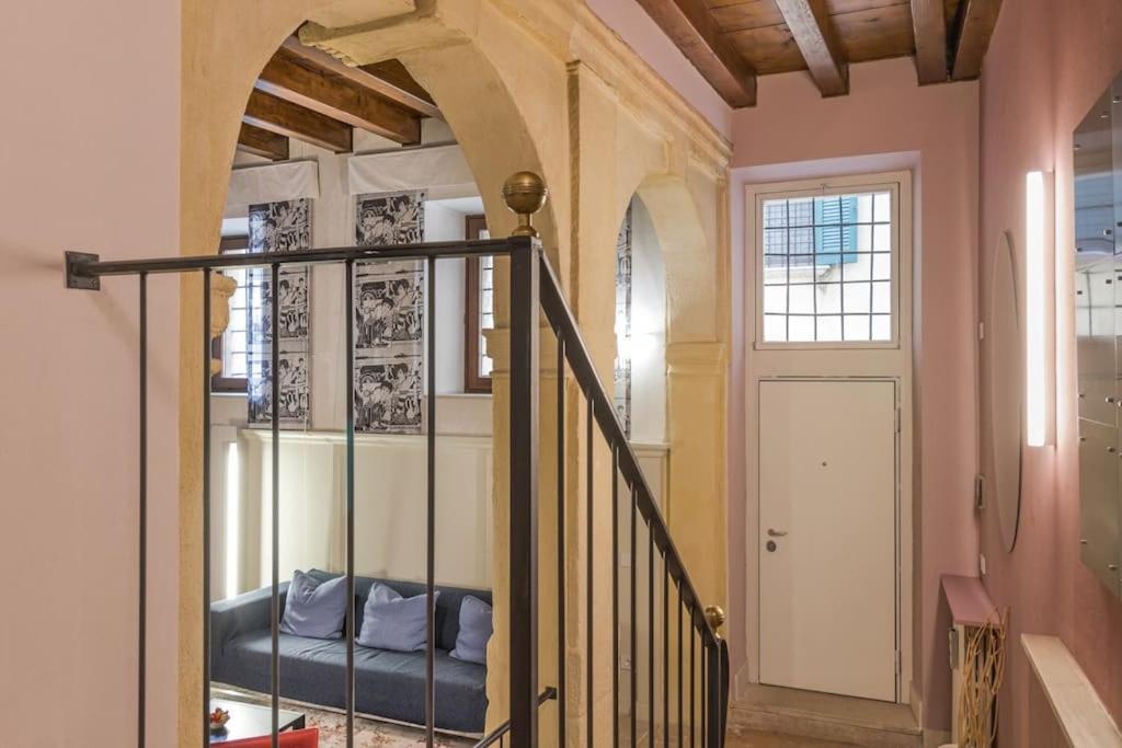 Residenza Angels @Piazzadelleerbe Apartment Verona Bagian luar foto