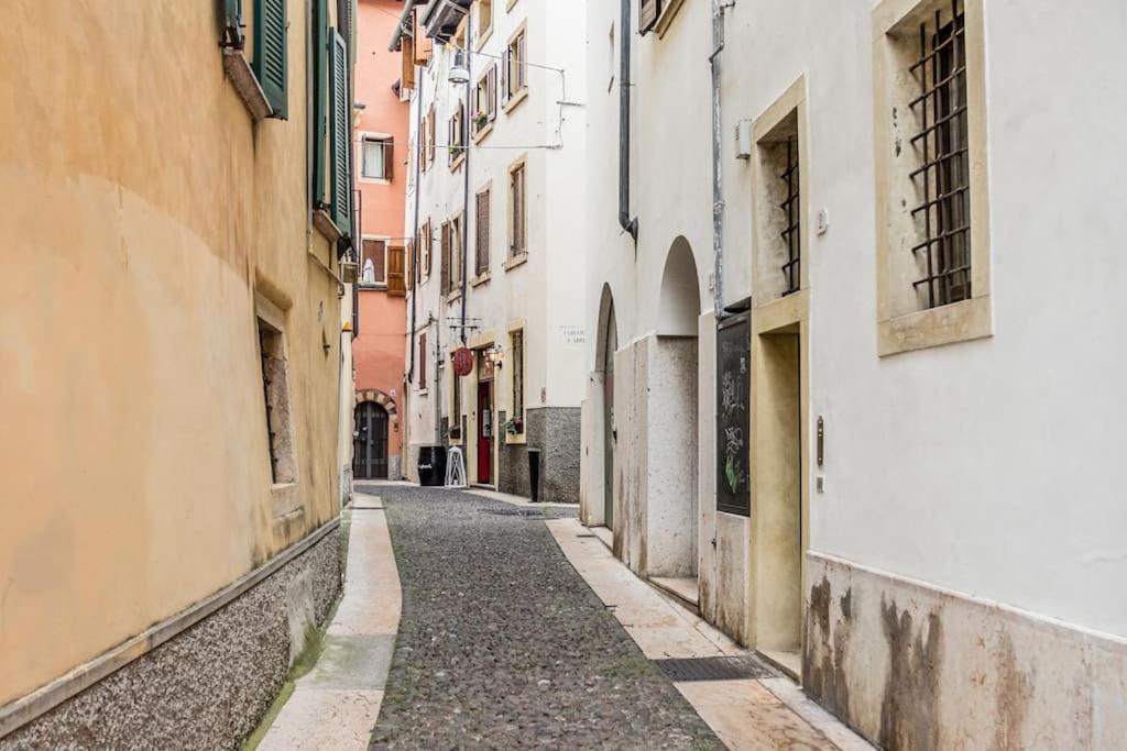 Residenza Angels @Piazzadelleerbe Apartment Verona Bagian luar foto
