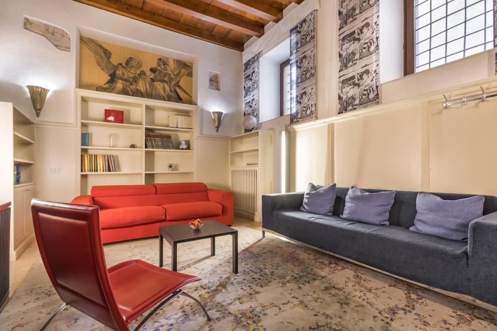 Residenza Angels @Piazzadelleerbe Apartment Verona Bagian luar foto