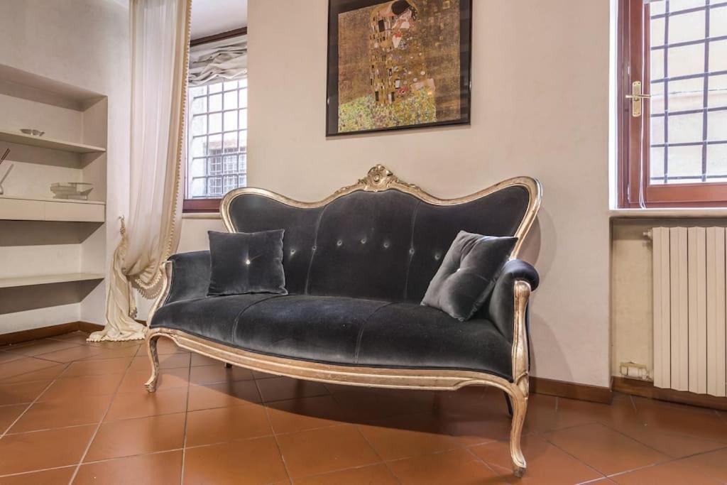 Residenza Angels @Piazzadelleerbe Apartment Verona Bagian luar foto