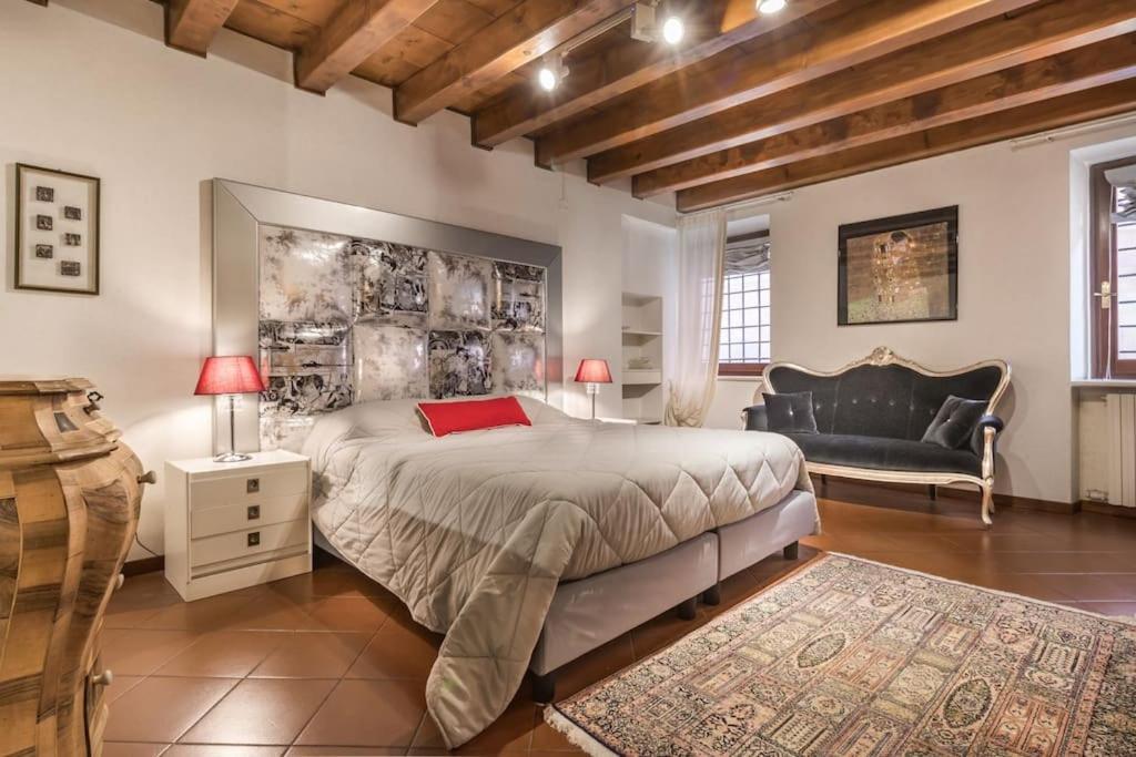Residenza Angels @Piazzadelleerbe Apartment Verona Bagian luar foto