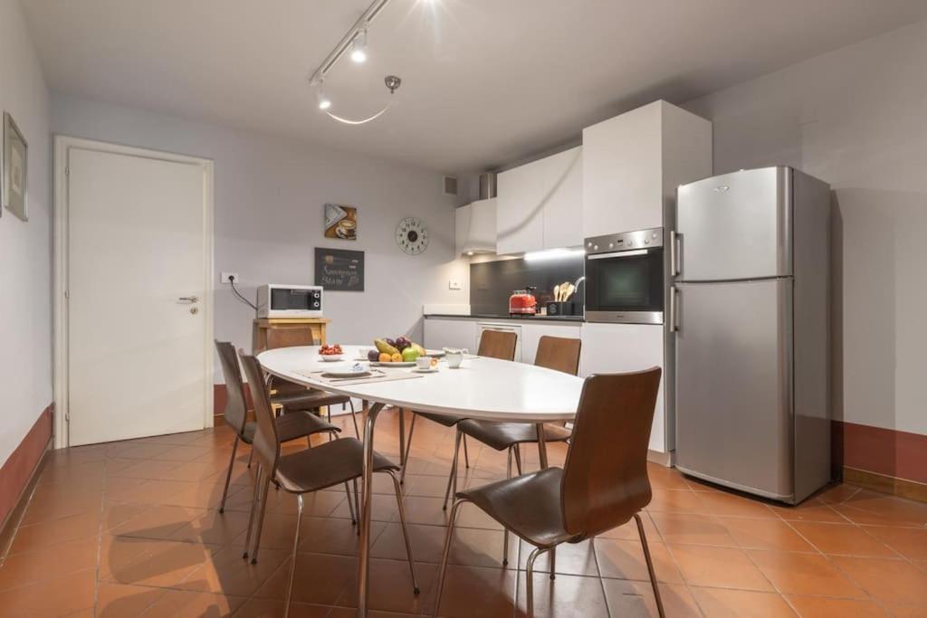 Residenza Angels @Piazzadelleerbe Apartment Verona Bagian luar foto